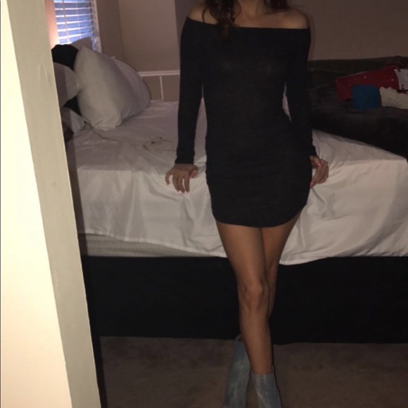 Off shoulder dress - Picture 1 of 2